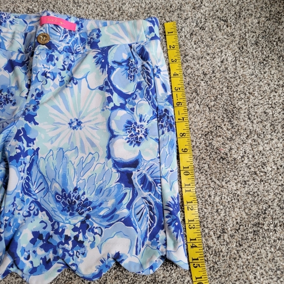 Lilly Pulitzer Blue White Floral Scalloped Strech Shorts Size 4 - Picture 7 of 10